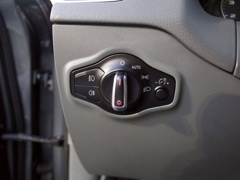 Used 2017 Audi Q5 2.0T Premium Plus w/ Technology Package image 14