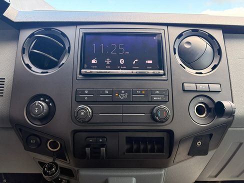 Used 2015 Ford F250 XL w/ Power Equipment Group AWD/4WD image 20