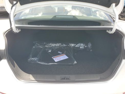 Used 2025 Nissan Sentra SR w/ Midnight Edition FWD image 24