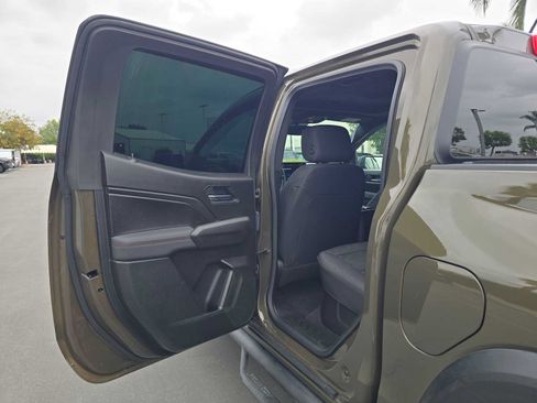 Used 2024 Chevrolet Colorado Z71 w/ Z71 Convenience Package 2 AWD/4WD image 17