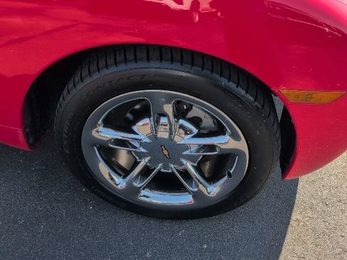 Used 2004 Chevrolet SSR w/ Preferred Equipment Group image 12