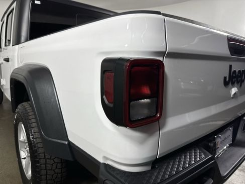 Used 2023 Jeep Gladiator Sport image 29