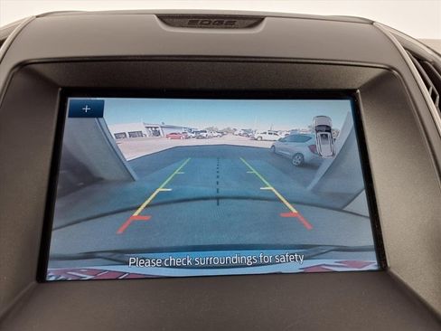 Used 2020 Ford Edge SEL image 10