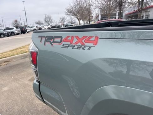 Used 2023 Toyota Tacoma TRD Sport image 4