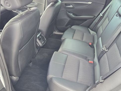 Used 2020 Chevrolet Impala LT w/ LT Convenience Package FWD image 12