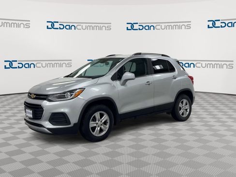 Used 2018 Chevrolet Trax LT w/ LT Convenience Package image 4