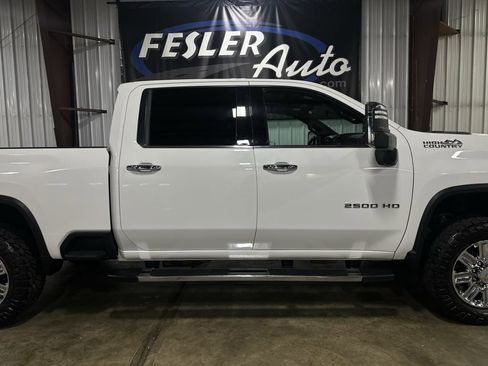 Used 2020 Chevrolet Silverado 2500 High Country w/ Z71 Off-Road Package image 13