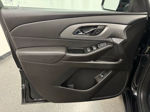 Used 2024 Chevrolet Traverse LT w/ LPO, Floor Liner Package AWD/4WD image 9