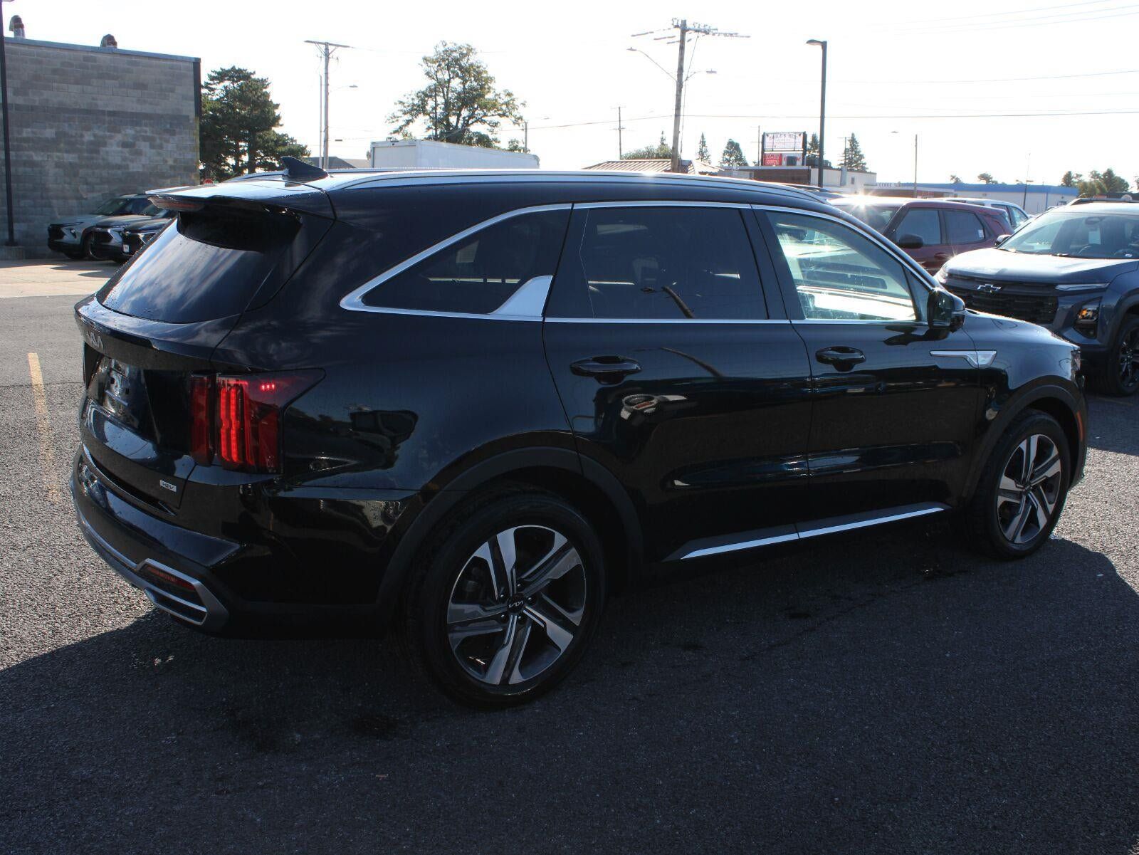Used 2023 Kia Sorento SX Prestige w/ Panoramic Sunroof Package AWD/4WD image 4