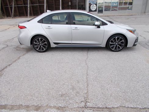 Used 2022 Toyota Corolla SE FWD image 4