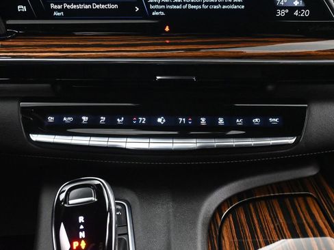 Used 2023 Cadillac Escalade ESV Premium Luxury image 37