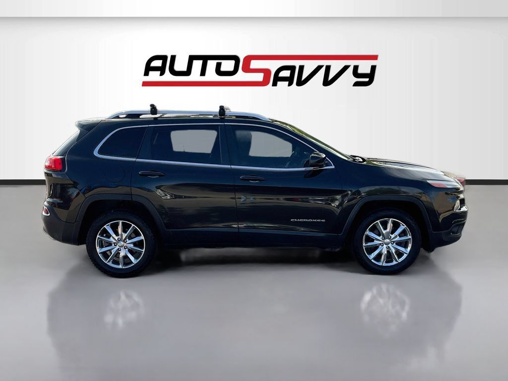 Used 2015 Jeep Cherokee Limited w/ Luxury Group AWD/4WD image 8