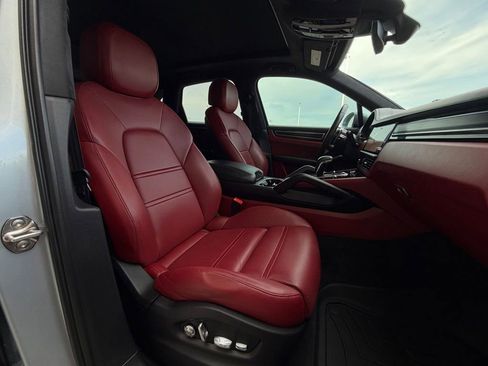 Used 2021 Porsche Cayenne GTS AWD/4WD image 24