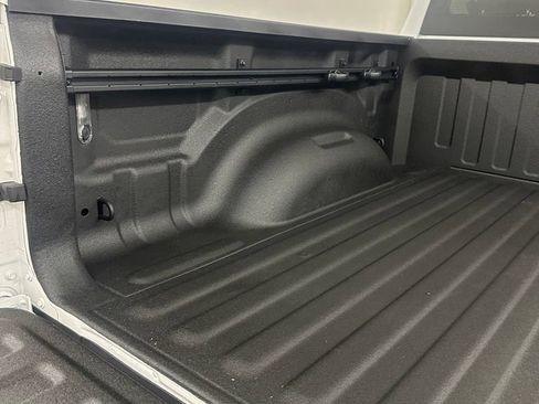 Used 2023 RAM 1500 Big Horn AWD/4WD image 30