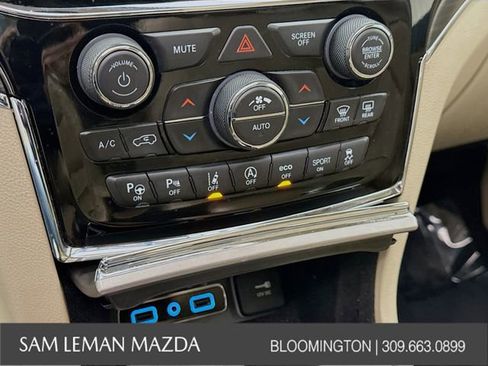 Used 2020 Jeep Grand Cherokee Limited w/ Luxury Group II image 16