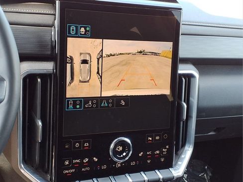 Used 2025 GMC Acadia Elevation FWD image 12