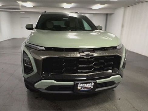 New 2026 Chevrolet Equinox ACTIV image 3