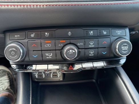 Used 2024 Dodge Durango GT AWD/4WD image 24