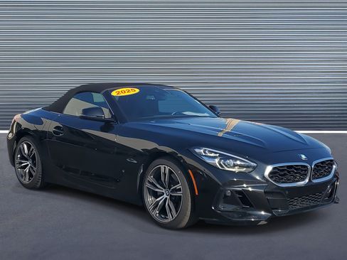 Used 2025 BMW Z4 sDrive30i image 2