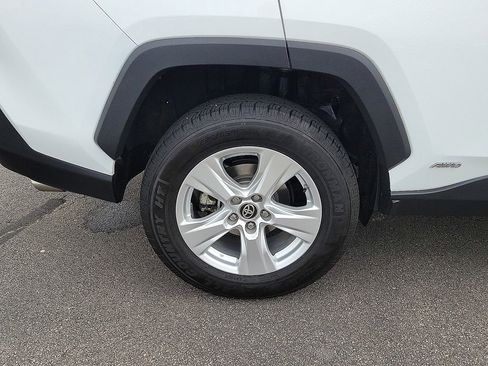 Used 2021 Toyota RAV4 LE AWD/4WD image 7