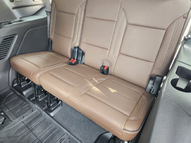 Used 2026 Chevrolet Tahoe High Country AWD/4WD image 32