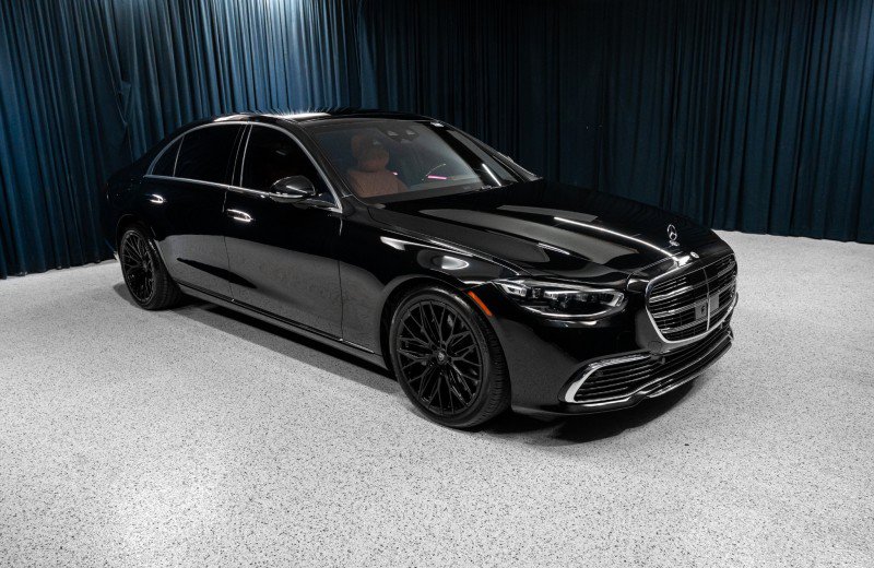 Used 2023 Mercedes-Benz S 580 4MATIC Sedan image 3