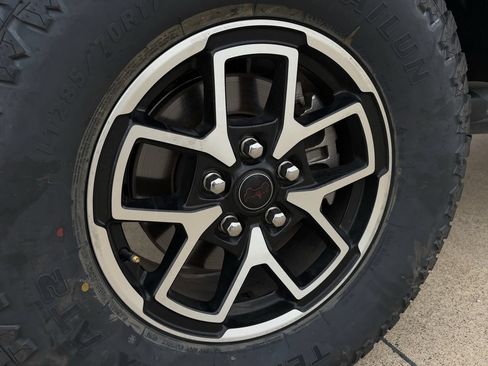 Used 2024 Jeep Wrangler Unlimited Rubicon AWD/4WD image 11