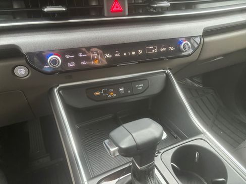 New 2026 Kia Carnival EX image 27