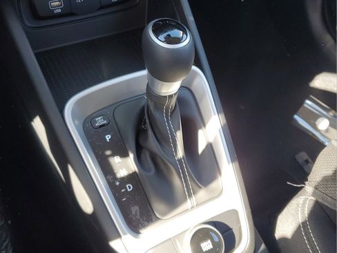 Certified 2025 Hyundai Venue SEL FWD image 27