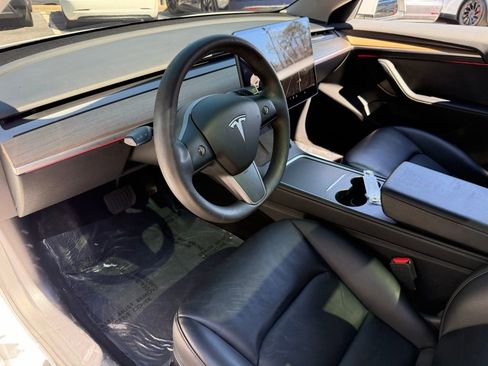 Used 2021 Tesla Model 3 Standard Range Plus image 24
