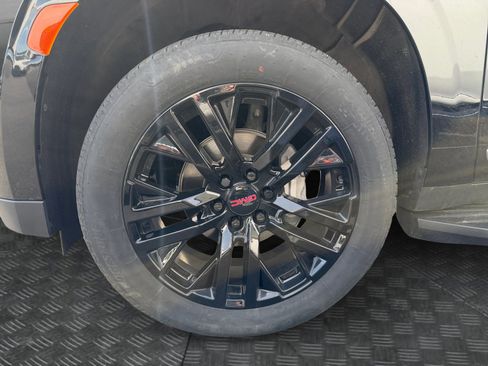 Used 2024 GMC Yukon Denali AWD/4WD image 30