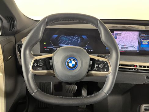 Certified 2022 BMW iX xDrive50 w/ Premium Package AWD/4WD image 11