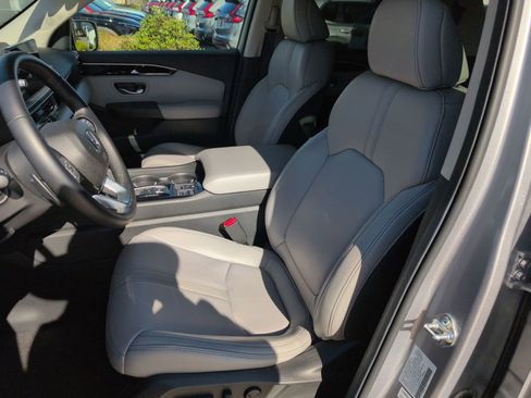 Used 2025 Honda Pilot EX-L image 16