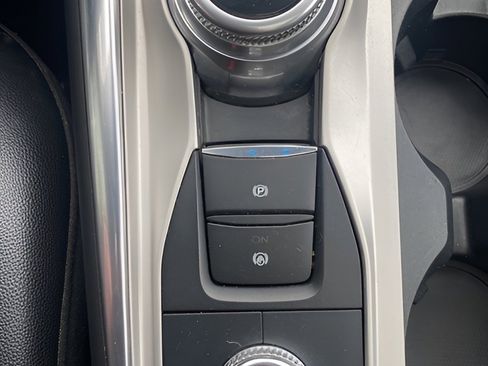 Certified 2023 Ford Explorer Limited image 28