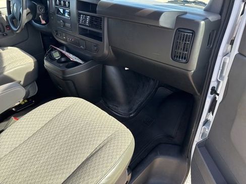 Used 2025 GMC Savana 3500 LT w/ LT Preferred Equipment Group RWD image 19