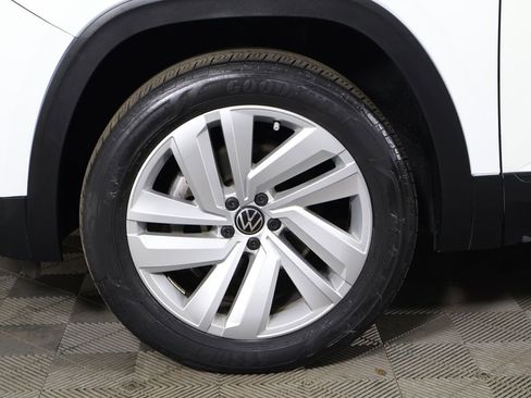 Used 2022 Volkswagen Atlas Cross Sport SE FWD image 22