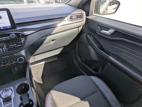 Used 2025 Ford Escape ST-Line FWD image 18