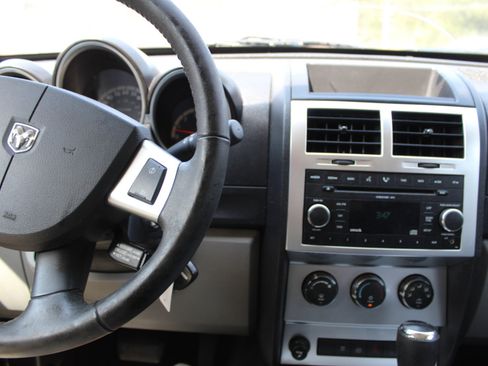 Used 2007 Dodge Nitro SLT image 15