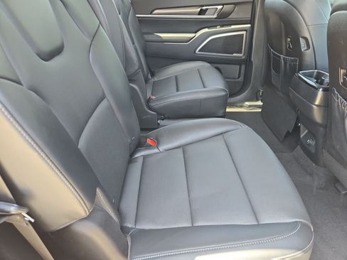 Certified 2024 Kia Telluride S FWD image 18