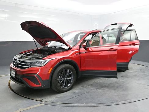 Used 2022 Volkswagen Tiguan SE FWD image 42