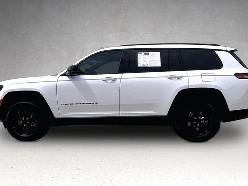 Used 2025 Jeep Grand Cherokee L Altitude RWD image 3
