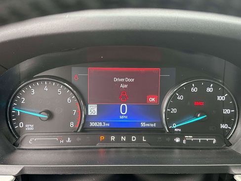 Used 2022 Ford Explorer XLT w/ Equipment Group 202A image 25