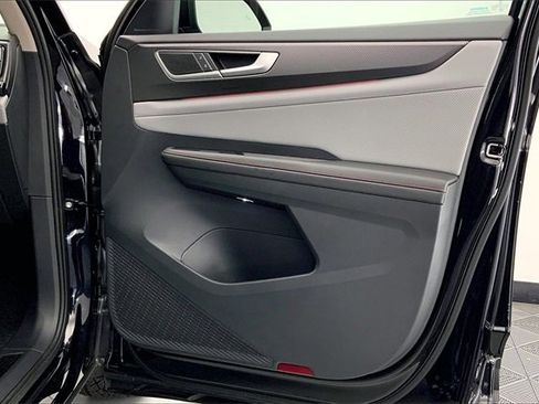 Certified 2025 Volkswagen Atlas Peak Edition SE image 24