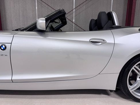 Used 2011 BMW Z4 sDrive35is RWD image 11