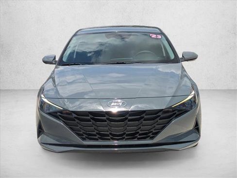 Used 2023 Hyundai Elantra SEL FWD image 2