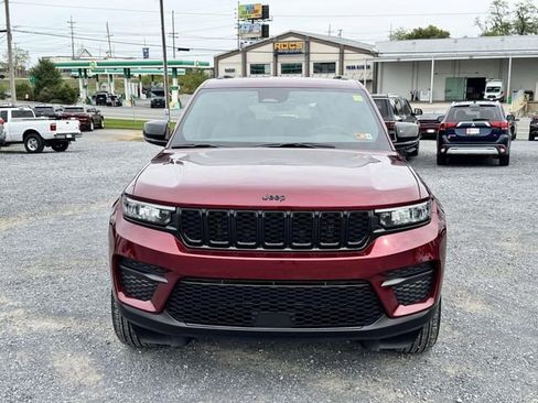 New 2025 Jeep Grand Cherokee Altitude image 23