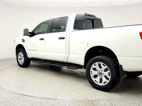 Used 2023 Nissan Titan SV w/ SV Convenience Package AWD/4WD image 7