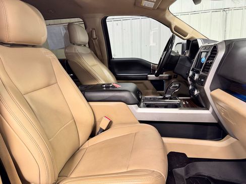 Used 2017 Ford F150 Lariat w/ Equipment Group 502A Luxury AWD/4WD image 11
