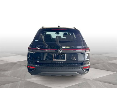New 2025 Volkswagen Taos SE image 7