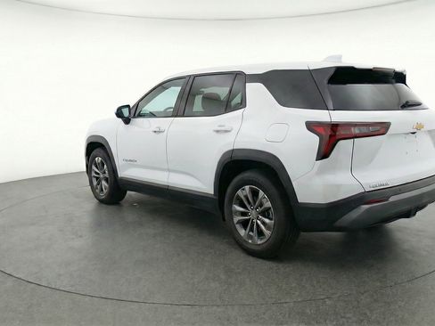 Used 2025 Chevrolet Equinox LT image 6